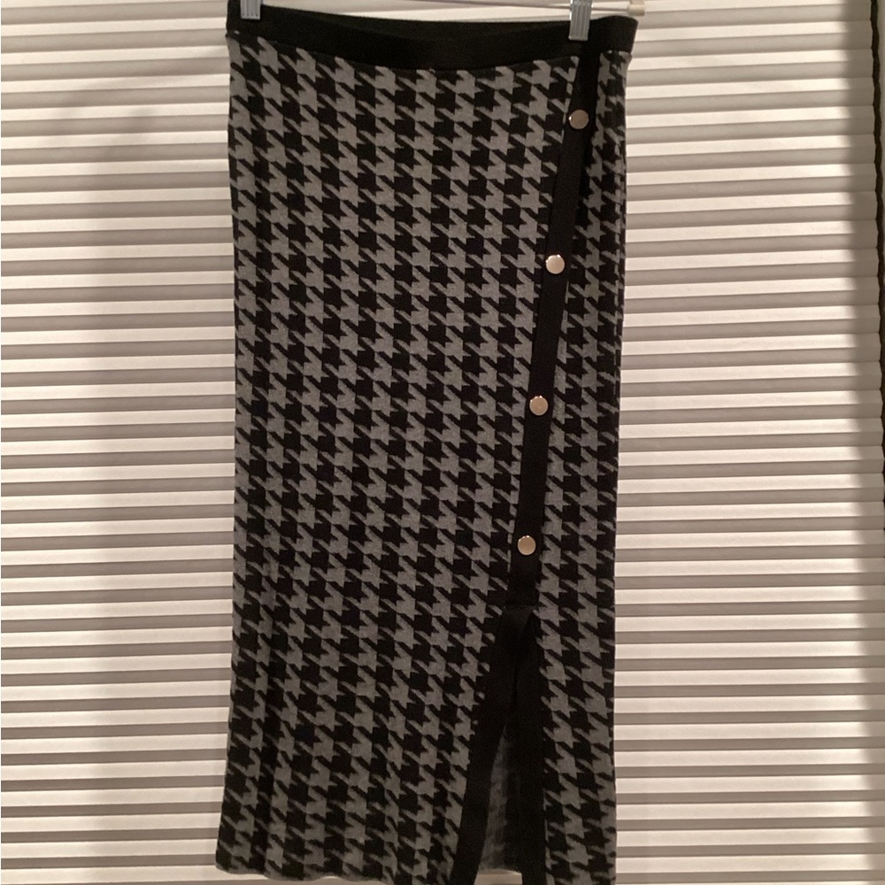 Chic Houndstooth Pencil Skirt